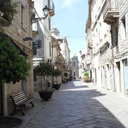B&B Piazza Di L'Ara Tempio Pausania Εξωτερικό φωτογραφία