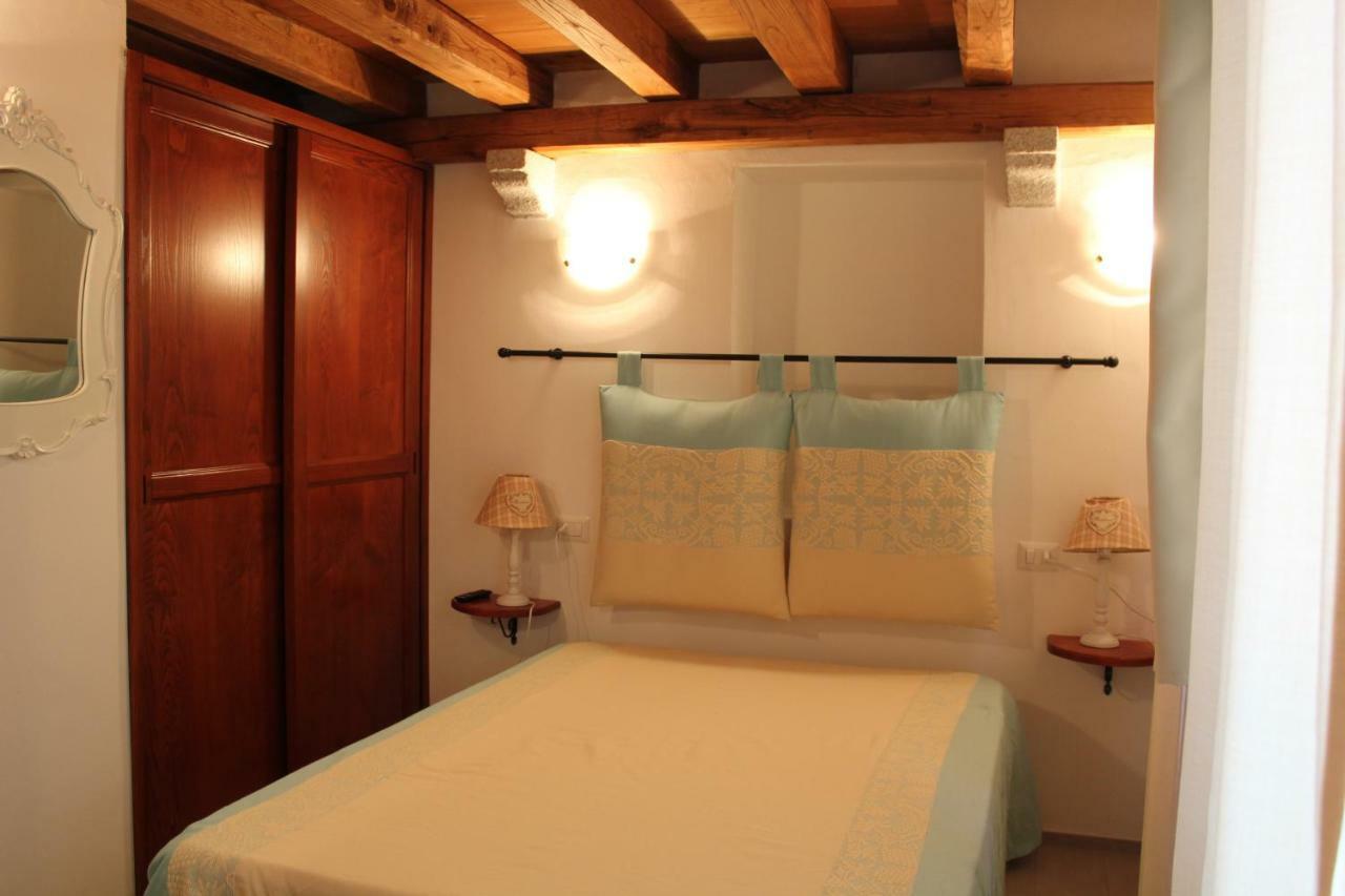 B&B Piazza Di L'Ara Tempio Pausania Εξωτερικό φωτογραφία