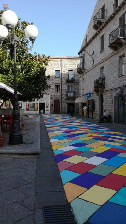 B&B Piazza Di L'Ara Tempio Pausania Εξωτερικό φωτογραφία