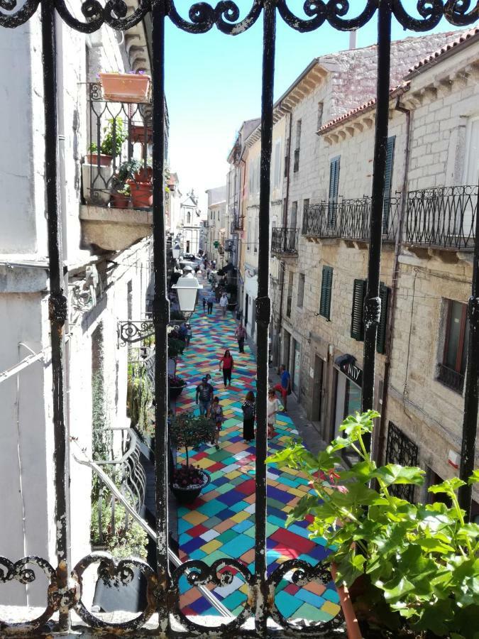 B&B Piazza Di L'Ara Tempio Pausania Εξωτερικό φωτογραφία